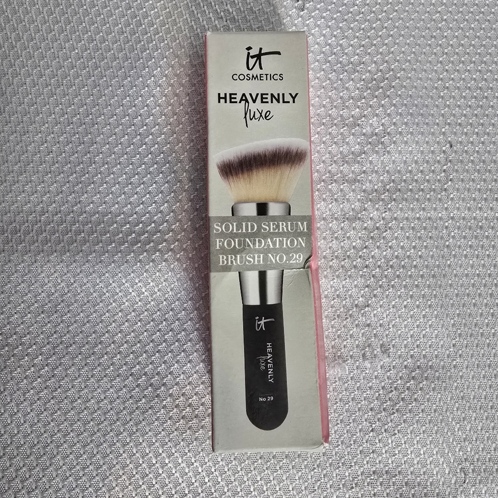 💄 It Foundation Brush